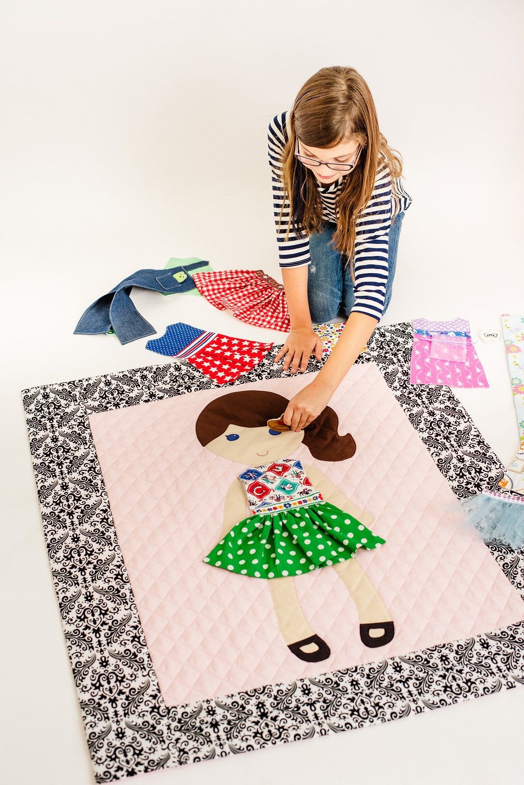 10 Paper Doll Quilt Ideas Doll Quilt Children s Quilts Paper Dolls